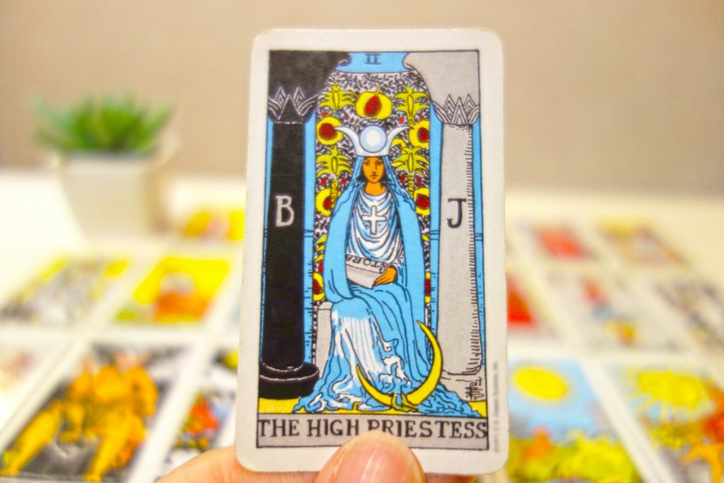 女教皇のタロットカード