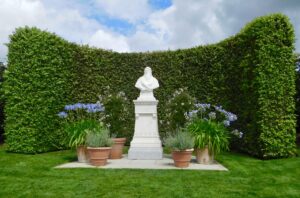 アンボワーズ城の庭園のダヴィンチ像