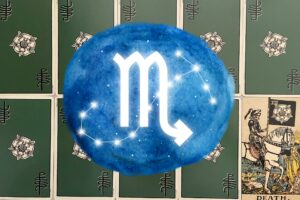 蠍座の星座記号とタロットカード